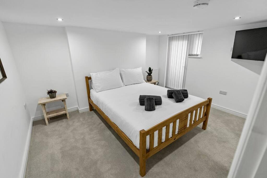 Newly Refurbed, Central Apartment With Free Parking And Hot Tub 리탬 세인트 앤스 외부 사진