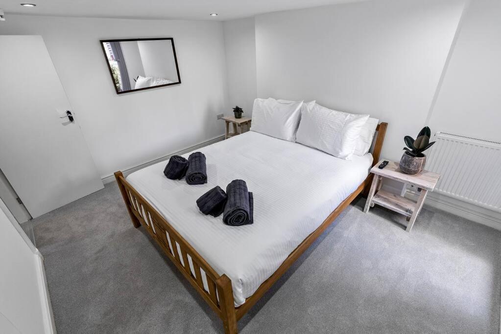Newly Refurbed, Central Apartment With Free Parking And Hot Tub 리탬 세인트 앤스 외부 사진